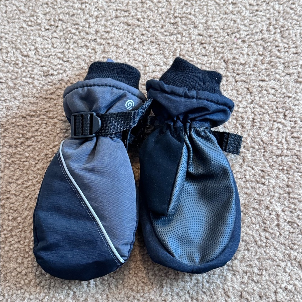 Champion Black Knit Accessory